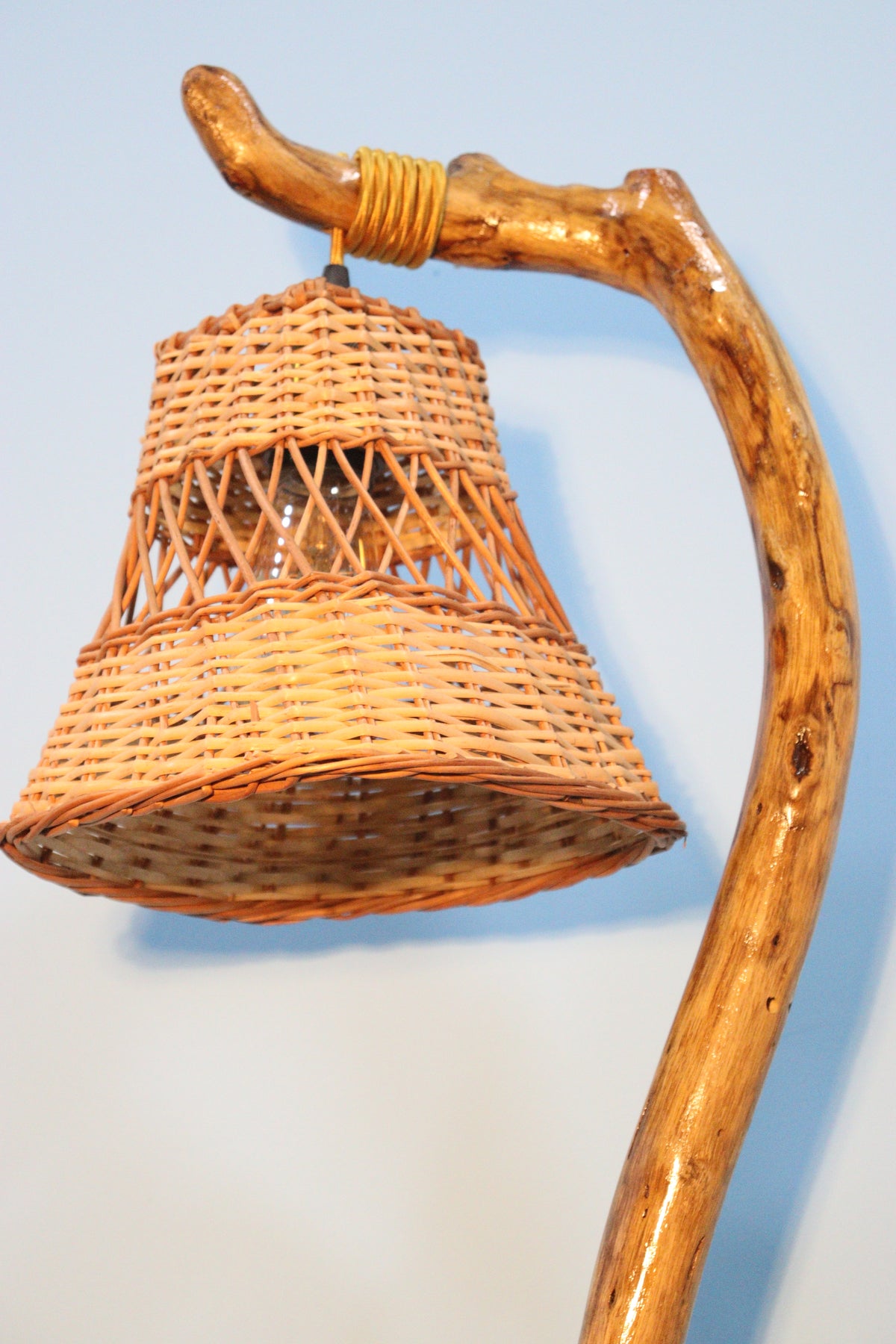 🌿 Handmade Mango Wood Wooden Lamp – Elegant Décor Lighting